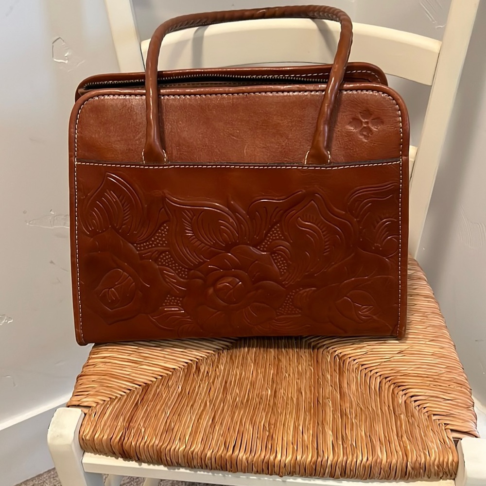 Patricia Nash large hand bag slight mark on back